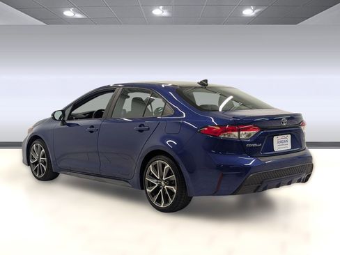 Used 2022 Toyota Corolla SE image 2