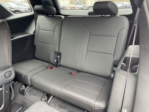 Used 2023 Chevrolet Traverse LT image 44