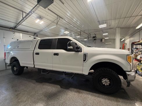 Used 2017 Ford F250 XL w/ Power Equipment Group AWD/4WD image 4