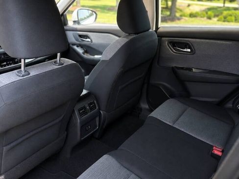 Used 2021 Nissan Rogue SV FWD image 7