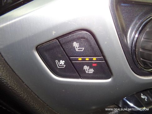 Used 2018 GMC Sierra 1500 SLT image 16