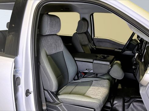 Used 2023 Ford F250 XLT w/ FX4 Off-Road Package image 29