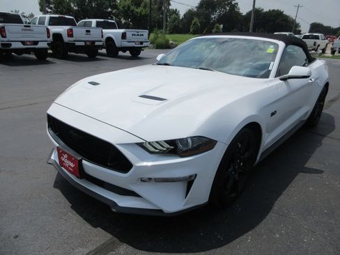 Used 2019 Ford Mustang GT Premium w/ Black Accent Package RWD image 10
