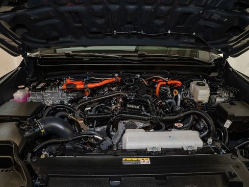 Used 2025 Toyota Tacoma TRD Off-Road image 19