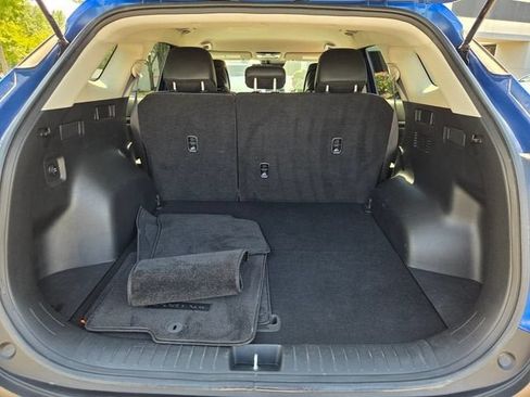 Used 2025 Kia Sportage EX FWD image 16