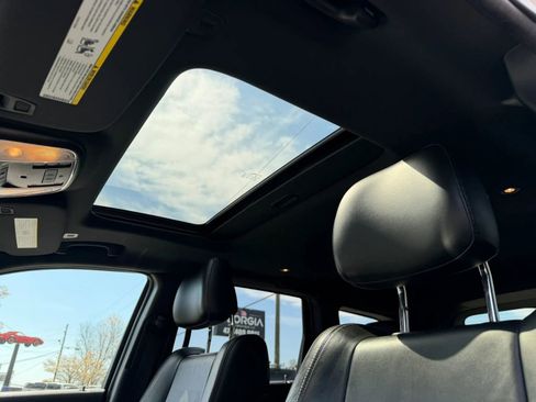 Used 2017 Jeep Grand Cherokee Limited image 19