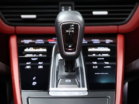 Used 2021 Porsche Cayenne Turbo S AWD/4WD image 45
