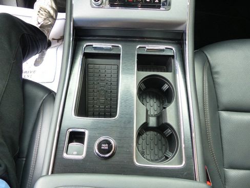 Used 2025 Lincoln Aviator AWD image 30