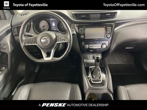 Used 2017 Nissan Rogue Sport SL w/ SL Premium Package image 13