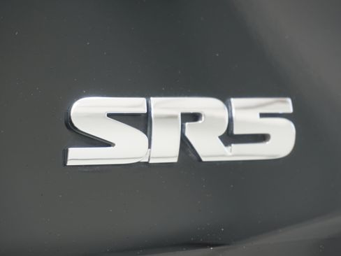 Used 2015 Toyota Tundra SR5 w/ SR5 Upgrade Package AWD/4WD image 7