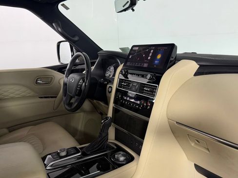 Used 2024 INFINITI QX80 Sensory AWD/4WD image 32