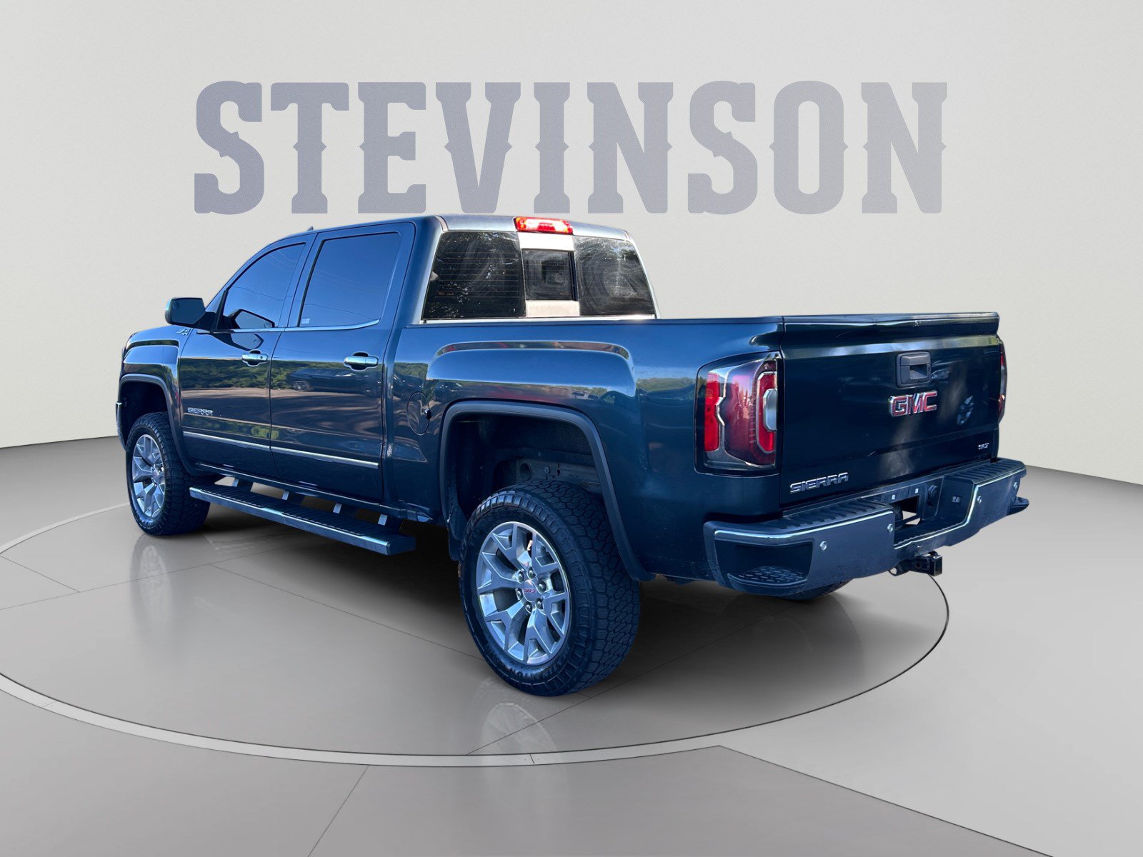 Used 2018 GMC Sierra 1500 SLT AWD/4WD image 3