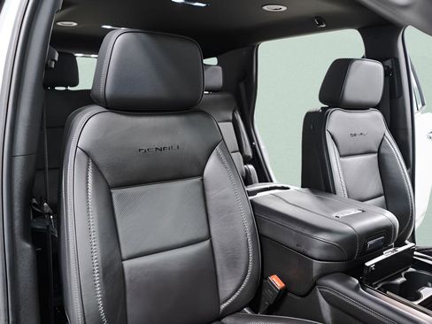 Used 2025 GMC Yukon Denali image 36