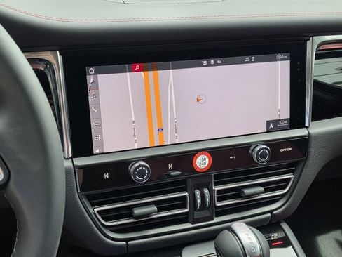 New 2026 Porsche Macan AWD/4WD image 20
