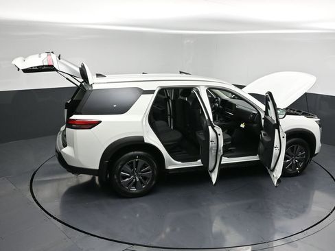 New 2026 Nissan Pathfinder S AWD/4WD image 32