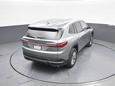 Used 2025 Buick Enclave Preferred w/ Power Package image 38