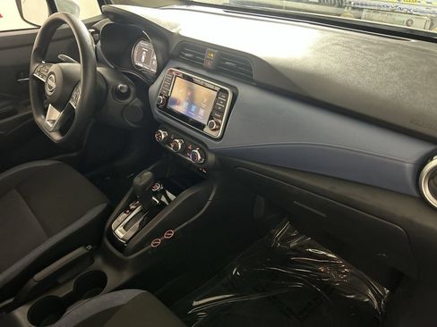 Used 2025 Nissan Versa SV FWD image 27