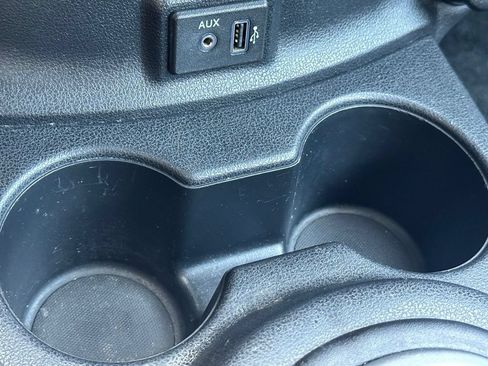 Used 2018 Nissan Versa SV w/ SV Special Edition Package FWD image 10