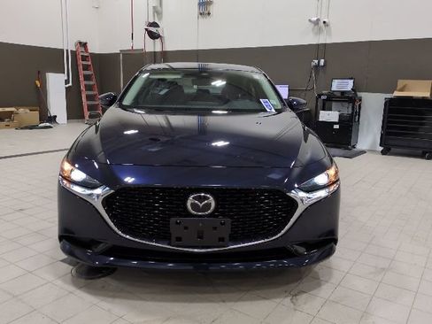 Used 2019 MAZDA MAZDA3 Sedan w/ Preferred Package image 10