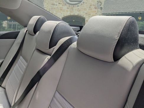 Used 2015 Toyota Camry SE FWD image 11