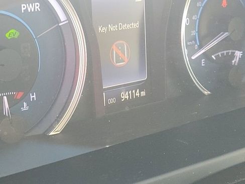 Used 2016 Toyota Camry XLE w/ Moonroof Package image 19