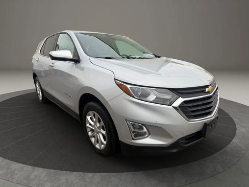 Used 2020 Chevrolet Equinox LT image 3