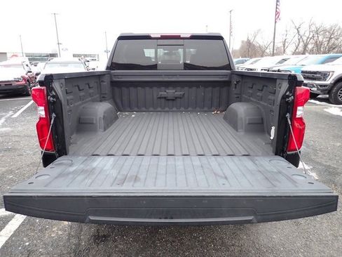 Used 2021 Chevrolet Silverado 1500 LT Trail Boss w/ Convenience Package II image 9