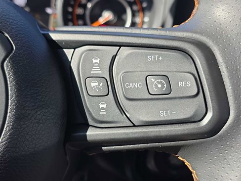 Certified 2024 Jeep Gladiator Mojave w/ Technology Group image 27