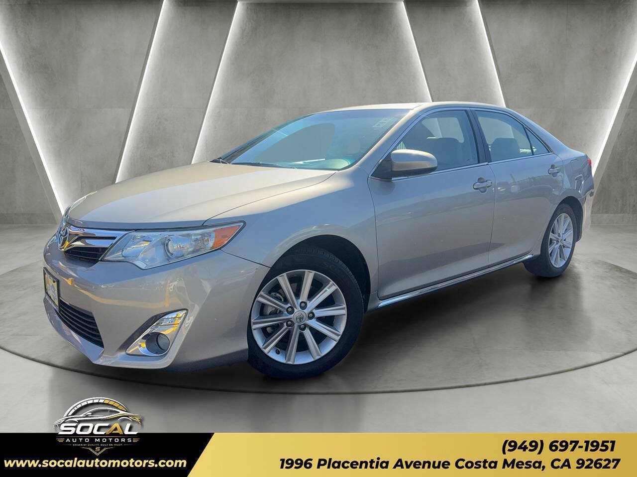 Used 2014 Toyota Camry XLE w/ Leather Package FWD image 1
