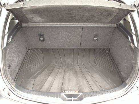 Used 2013 MAZDA MAZDA3 i Touring w/ Preferred Equipment Pkg FWD image 29