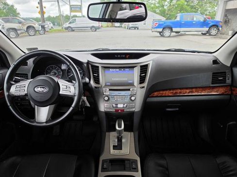 Used 2011 Subaru Legacy 2.5i Limited AWD/4WD image 18