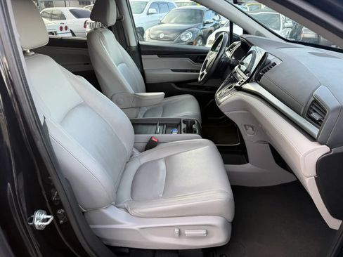 Used 2018 Honda Odyssey EX-L image 12