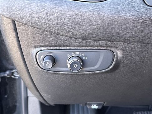 Used 2022 Chevrolet Equinox LT image 16