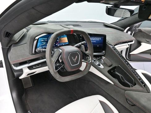 Used 2023 Chevrolet Corvette Stingray Premium Conv w/ Z51 Performance Package RWD image 15