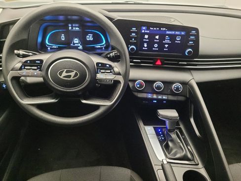 Used 2025 Hyundai Elantra SE w/ Cargo Package FWD image 22