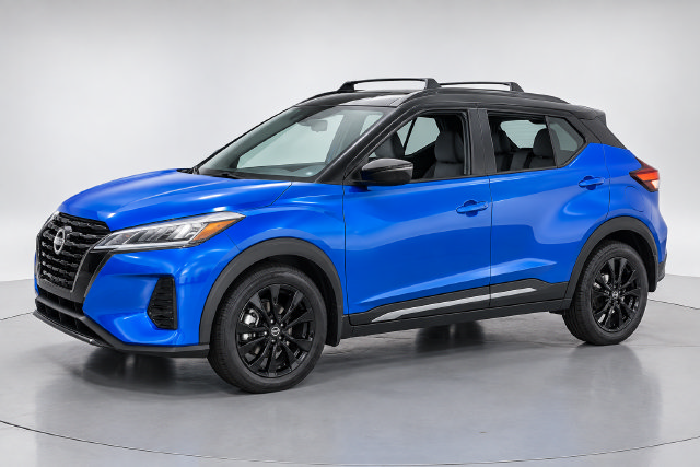 Used 2023 Nissan Kicks SR w/ SR Premium Package FWD image 1