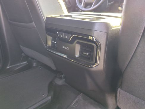 Used 2025 GMC Sierra 2500 AT4 w/ Technology Package image 32