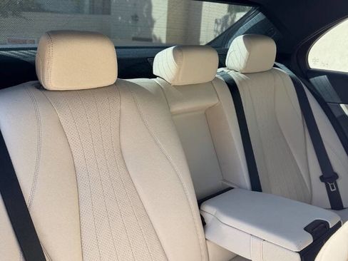 Used 2017 Mercedes-Benz E 300 image 22
