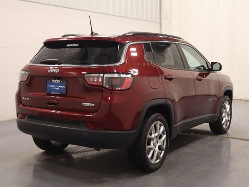 Used 2022 Jeep Compass Latitude image 9