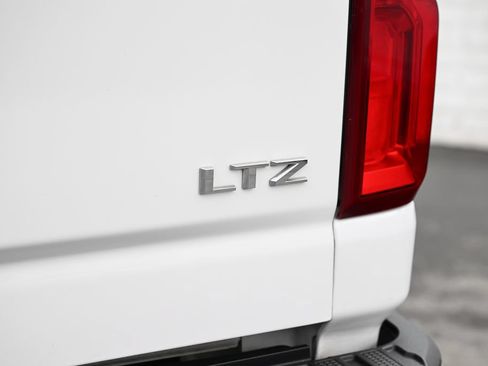 Used 2021 Chevrolet Silverado 2500 LTZ w/ LTZ Premium Package AWD/4WD image 15