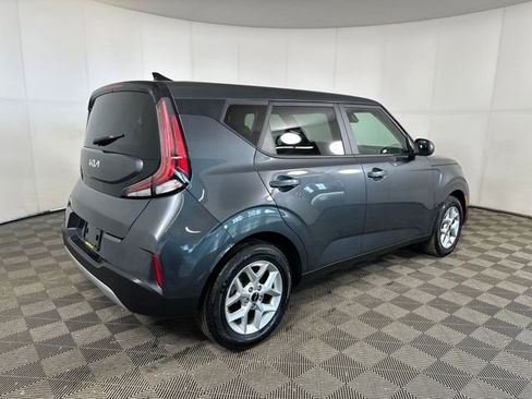 Used 2023 Kia Soul LX w/ LX Technology Package image 3