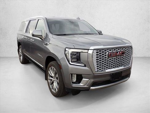 Used 2021 GMC Yukon XL Denali w/ Denali Premium Package AWD/4WD image 15