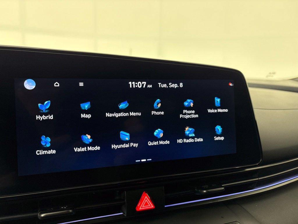 Certified 2025 Hyundai Elantra SEL FWD image 28