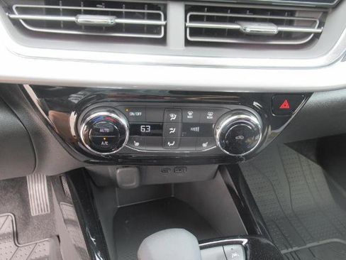 New 2025 Chevrolet Trax LT w/ Driver Confidence Package image 23