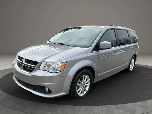 Used 2020 Dodge Grand Caravan SXT FWD image 1