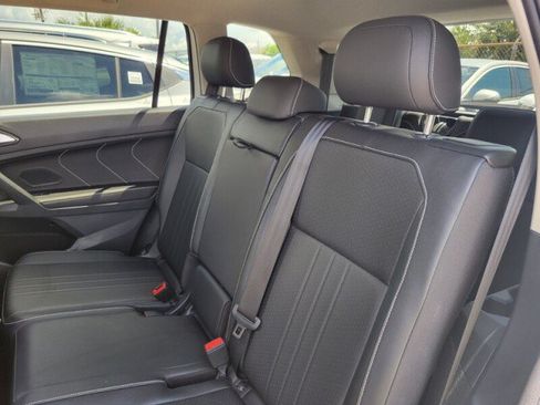 Used 2023 Volkswagen Tiguan SE FWD image 27