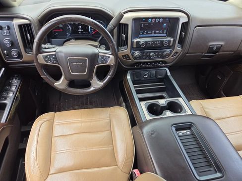Used 2017 GMC Sierra 2500 Denali w/ Duramax Plus Package AWD/4WD image 6