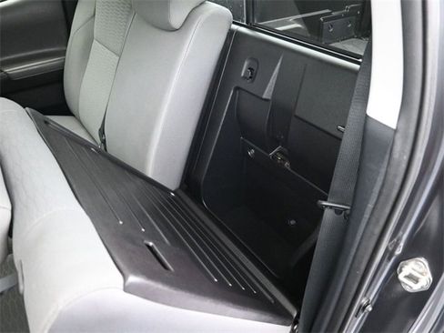 Used 2017 Toyota Tacoma SR5 image 32