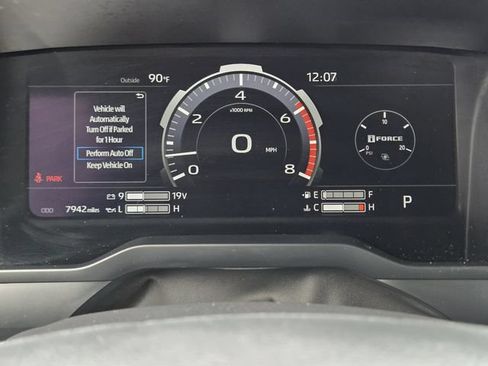 Used 2025 Toyota Tundra Limited w/ Power Package AWD/4WD image 15