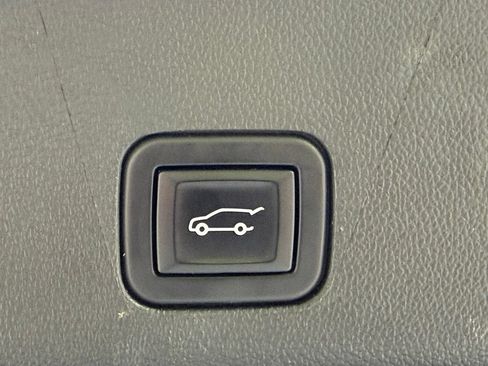 Used 2023 Cadillac Escalade ESV Sport Platinum w/ LPO, ONYX Package AWD/4WD image 25